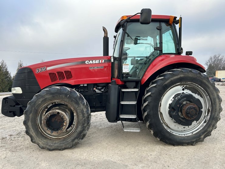 2009-case-ih-magnum-335-image-2