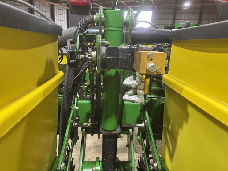 2008-john-deere-1770-image-24