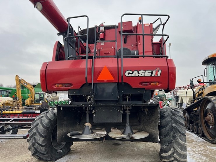 2010-case-ih-6088-image-9