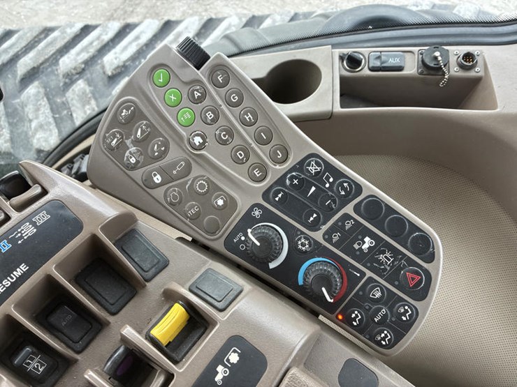 2011-john-deere-8335rt-image-80