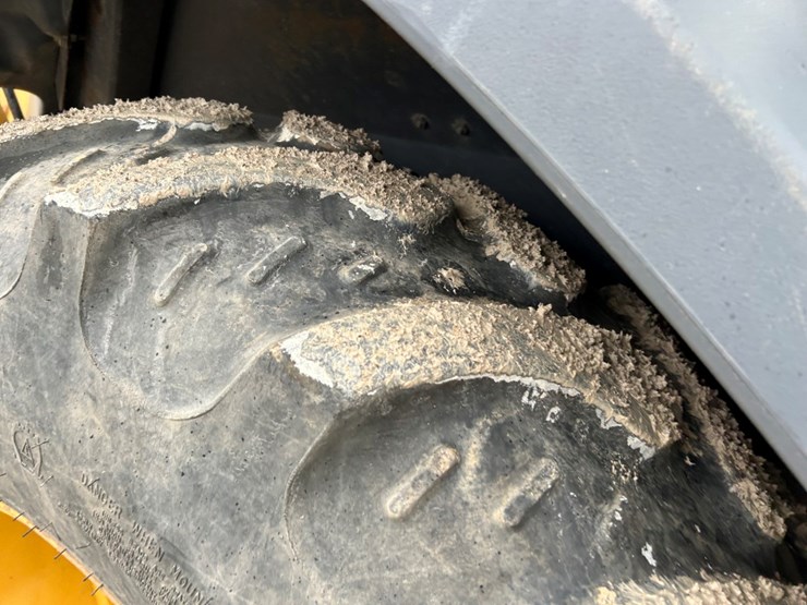 2021-deere-310sl-hl-image-55