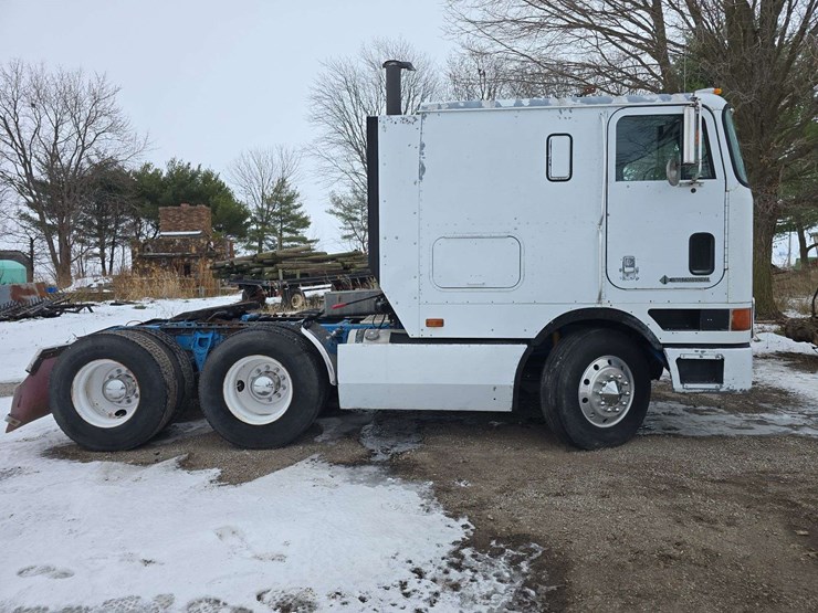 1992-international-semi,-cab-over,-cab-jack-works,-homemade-rear-hitch-image-4