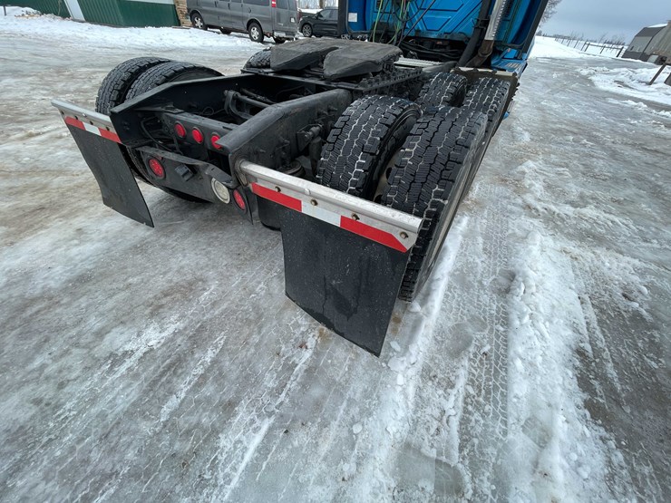 2014-international-prostar-image-39