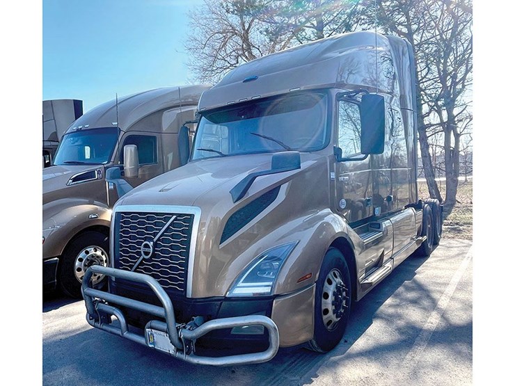 2023-volvo-vnl-760-image-1