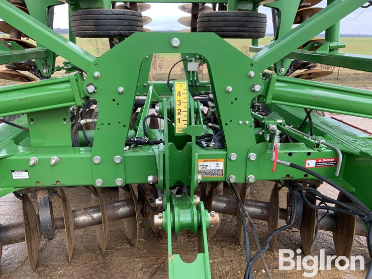 2022-john-deere-2633-image-16