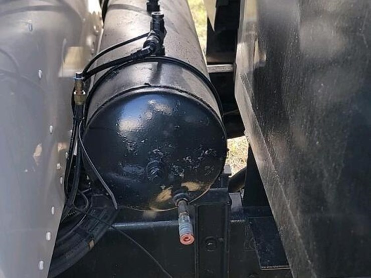 2009-kenworth-t800-image-16