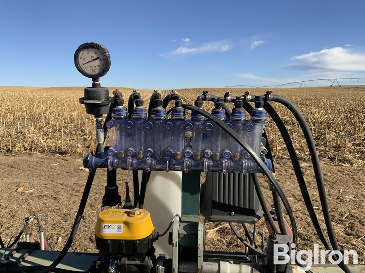 orthman-8r30-fertilizer-bar-image-17