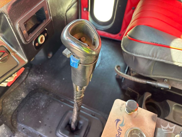 2000-peterbilt-378-image-27