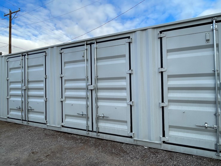 #200d-•-40'-container-image-5