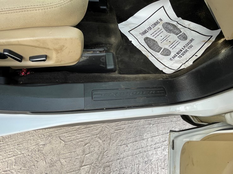 2017-ford-explorer-image-120