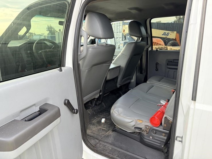 2012-ford-f550-image-13