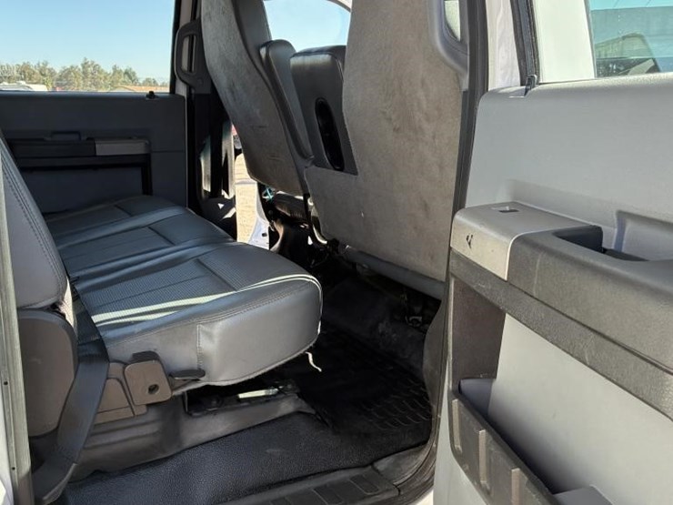 2017-ford-f650-image-16