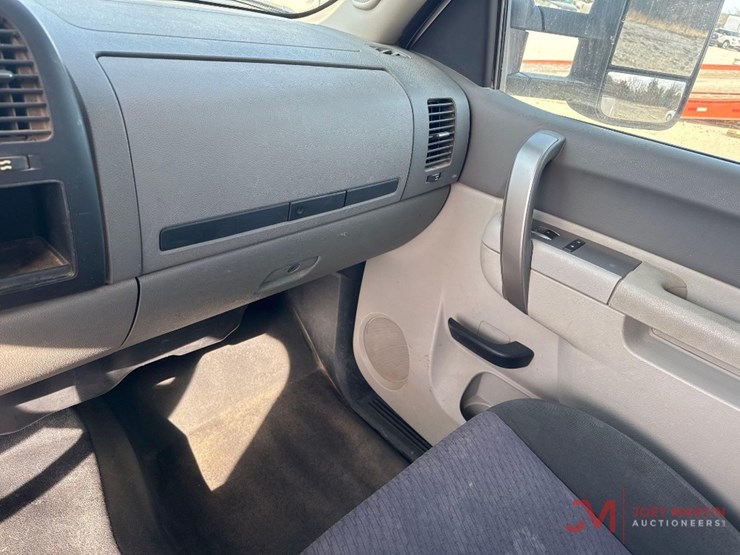 2012-gmc-sierra-2500-image-27