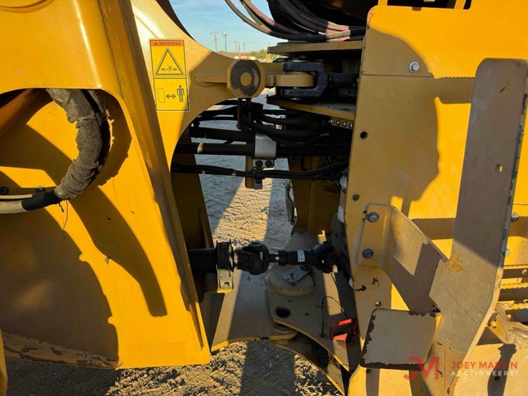 2017-caterpillar-918m-image-8