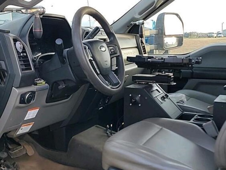 2018-ford-f550-image-26