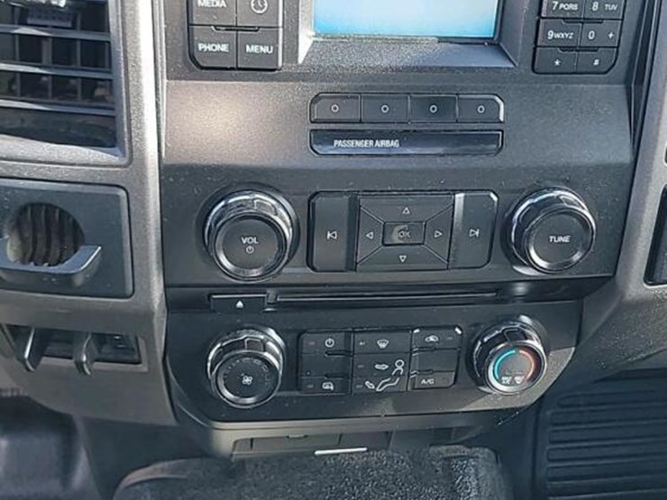 2017-ford-f550-image-24