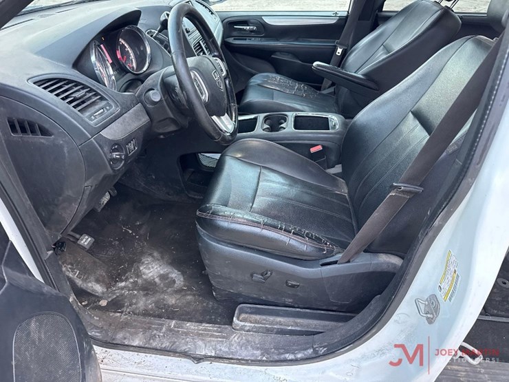 2019-dodge-grand-caravan-image-18