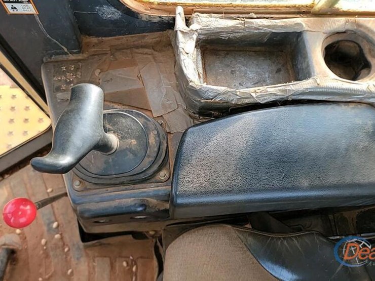 2015-deere-700k-lgp-image-18