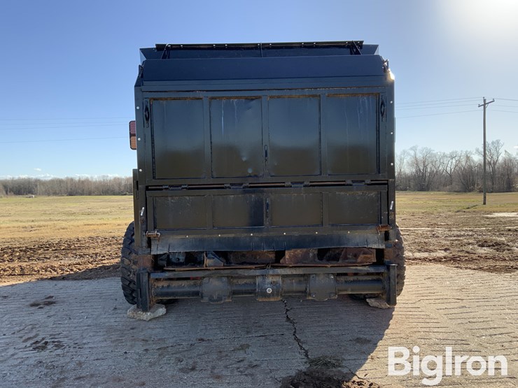 2024-artex-sbx800-tri/a-manure-spreader-image-6