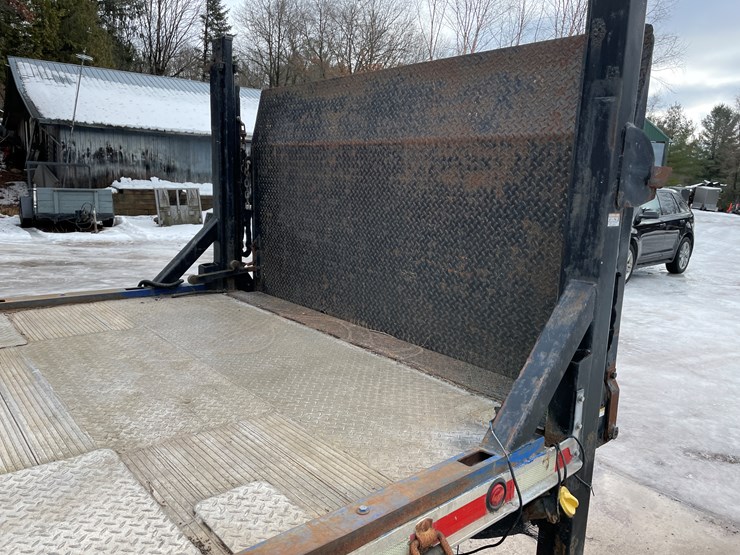 #350-•-12'-aluminum-flatbed-with-tommy-lift-gate-(custer,wi)-image-5