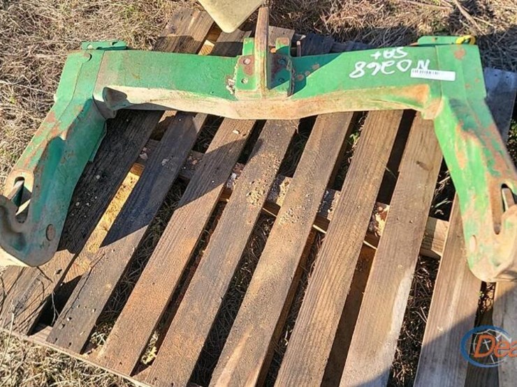 john-deere-quick-attach-image-1