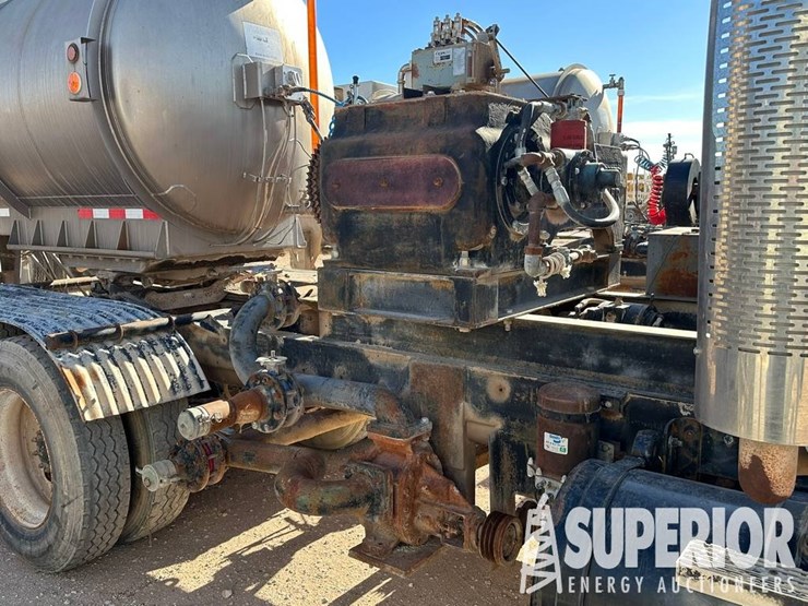 (x)-2005-mack-cv713-t/a-kill-truck,-vin-1m2ag11y7...-image-7