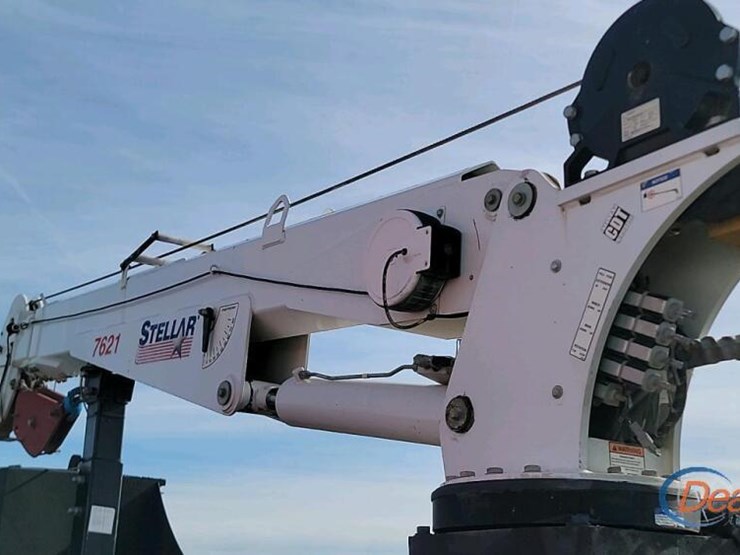 2017-ford-f550-image-15