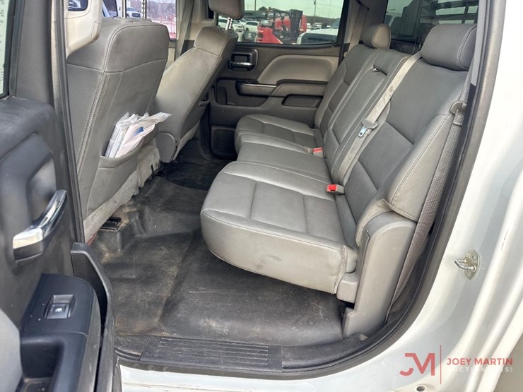 2016-chevrolet-silverado-3500-image-31