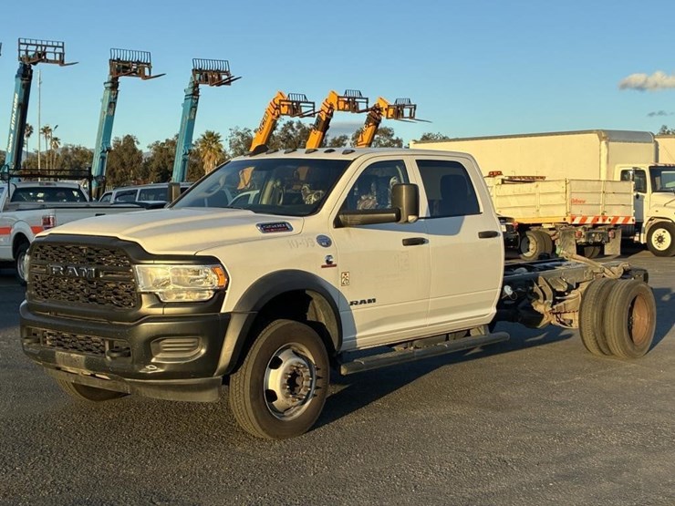 2019-dodge-ram-5500-image-1