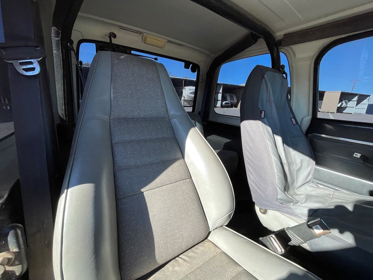 1995-jeep-wrangler-image-78