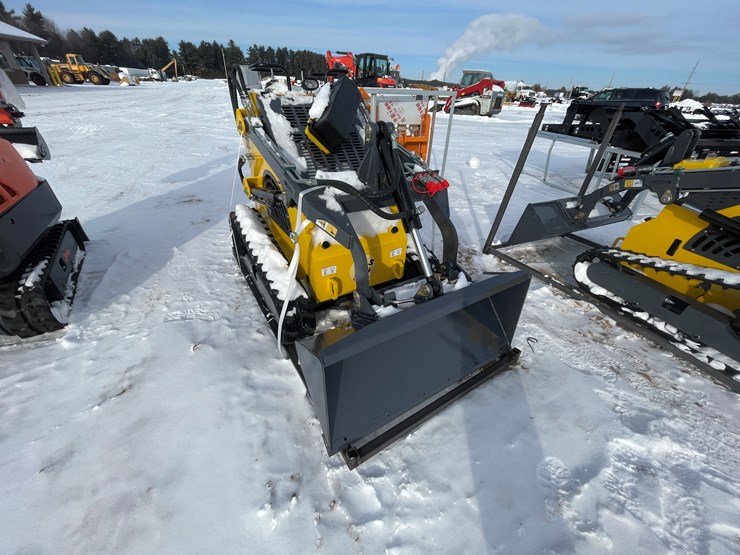 #156-•-landhero-mini-skid-steer-loader-(mosinee,-wi)-image-3