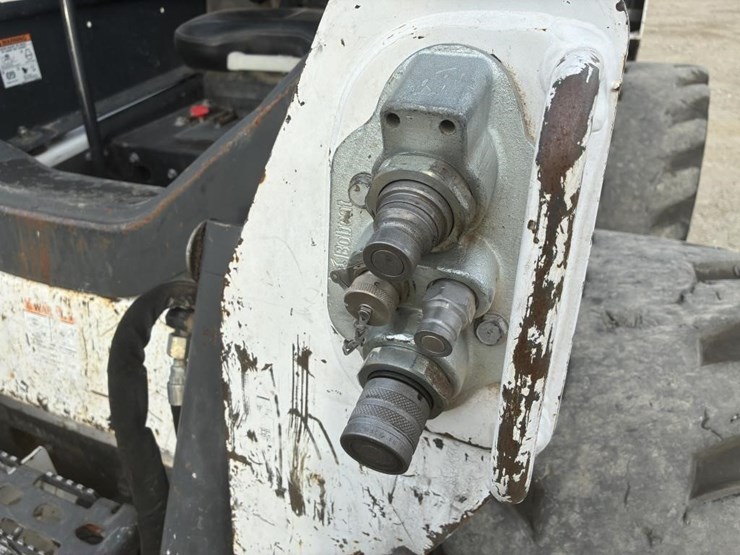 2018-bobcat-s570-image-8