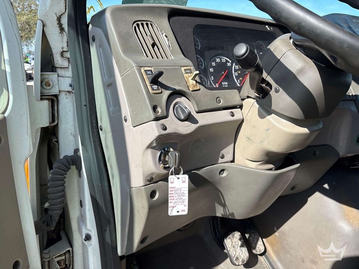 2007-sterling-l7500-image-19