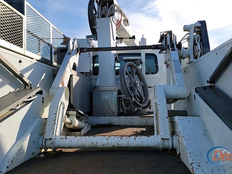 2005-international-durastar-4300-image-13