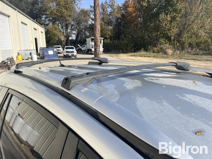 2013-toyota-rav4-le-image-18