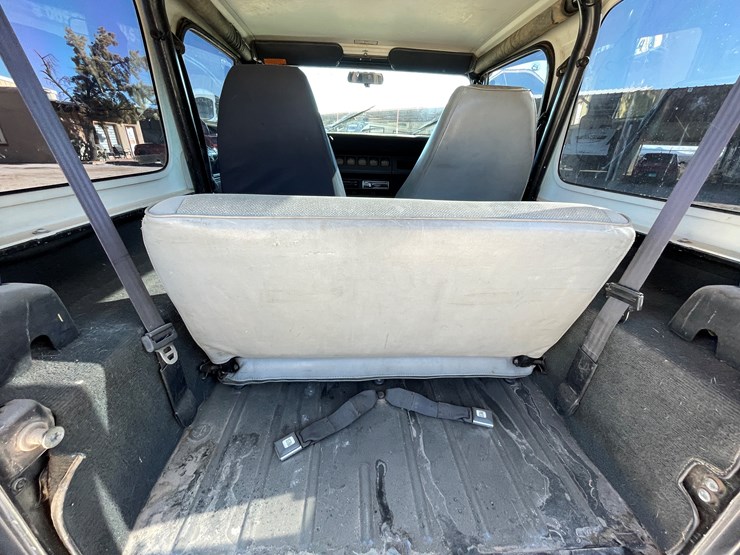 1995-jeep-wrangler-image-98