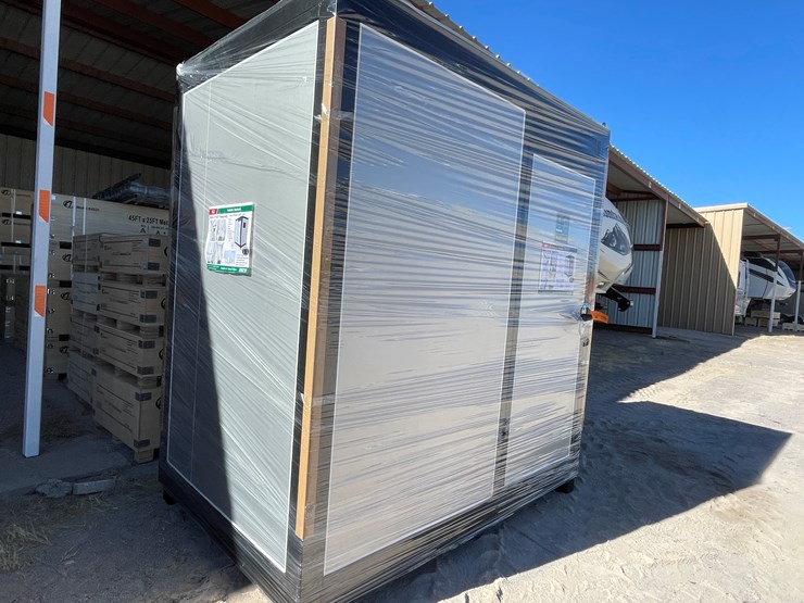 #3800-•-portable-restroom-image-15