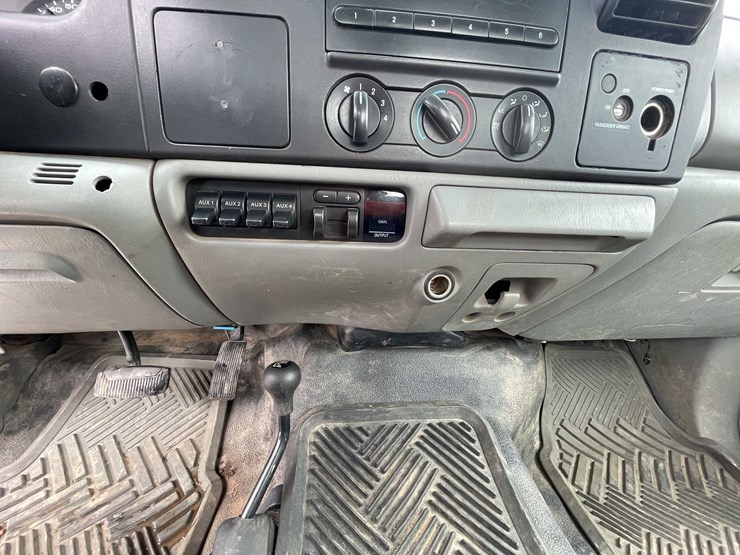 2006-ford-f550-xl-image-53