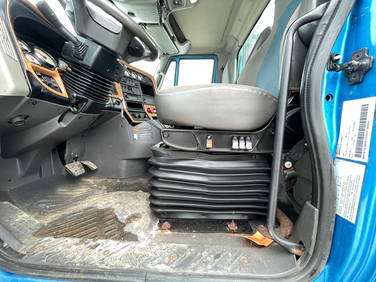 2014-international-prostar-image-74