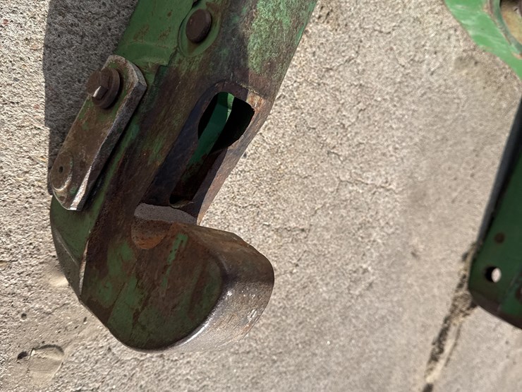 john-deere-8400-image-11