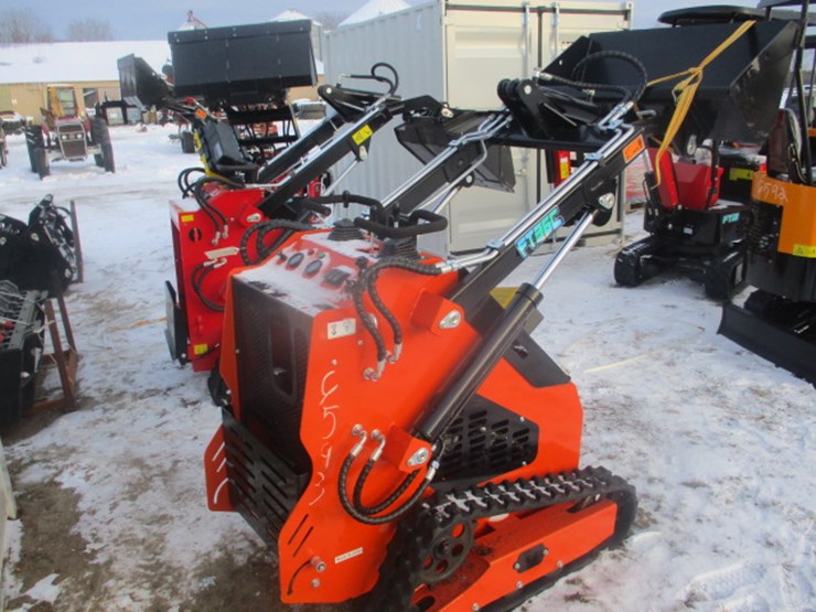 #6593-•-future-ft36c-mini-skid-steer-electric-start-open-operator-station,-40-in-bucket-420cc-gasoline-engine-image-4