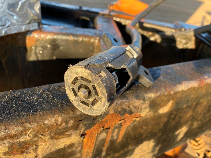 #321-•-2017-stealth-enclosed-trailer-(has-wi-title)(mosinee,-wi)-image-12