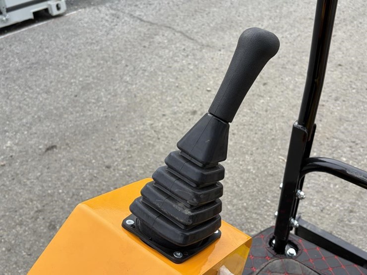 2025-vicsec-vc15-excavator-image-16