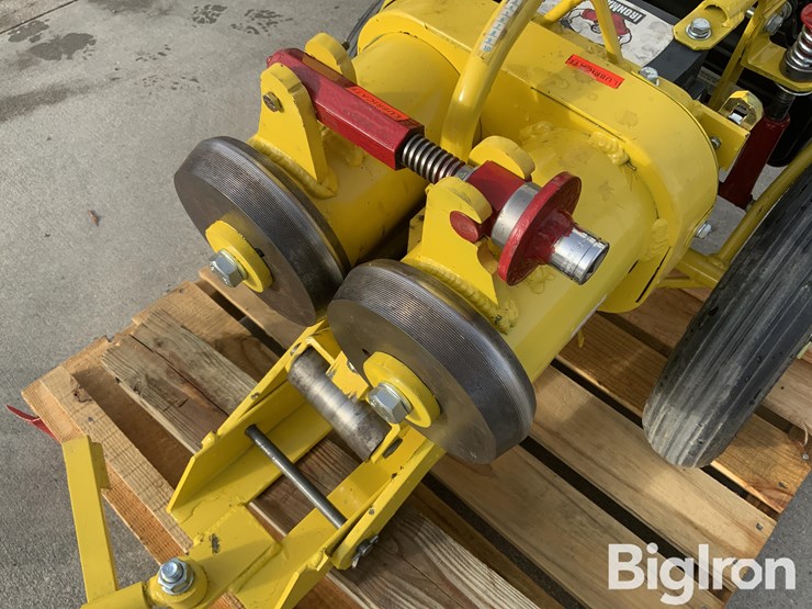 amy-j-3-22-portable-disc-blade-roller-sharpener-image-9