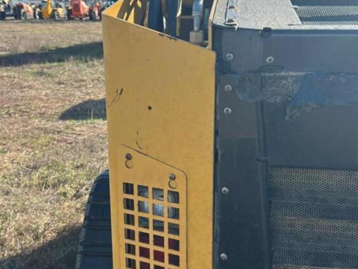 2017-caterpillar-277d-image-9