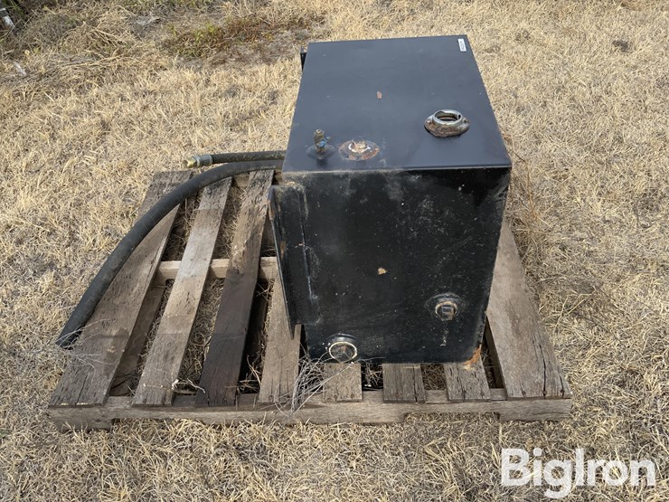 buyers-hydraulic-tank-image-4