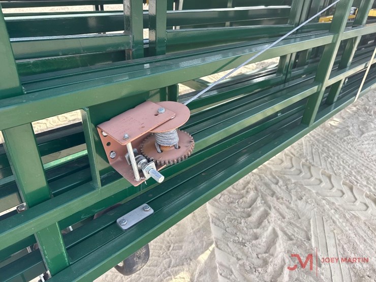 arrowquip-heeler-towable-gooseneck-corral-pen-image-13