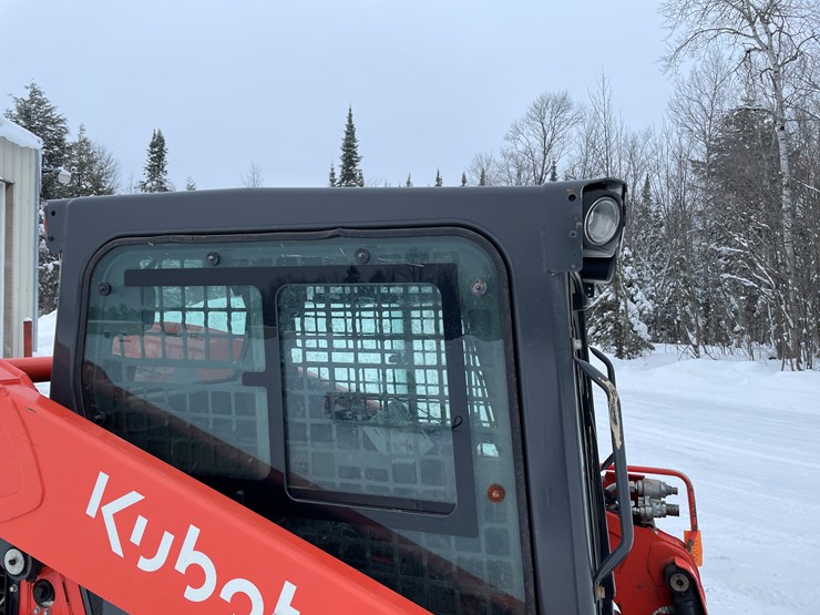 2022-kubota-ssv65-image-30