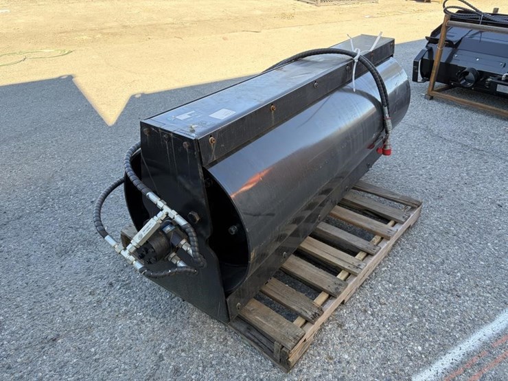 giyi-skid-steer-roller-66"-image-4