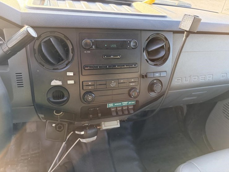 2012-ford-f550-image-14